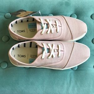 NWT Toms Cordones 9